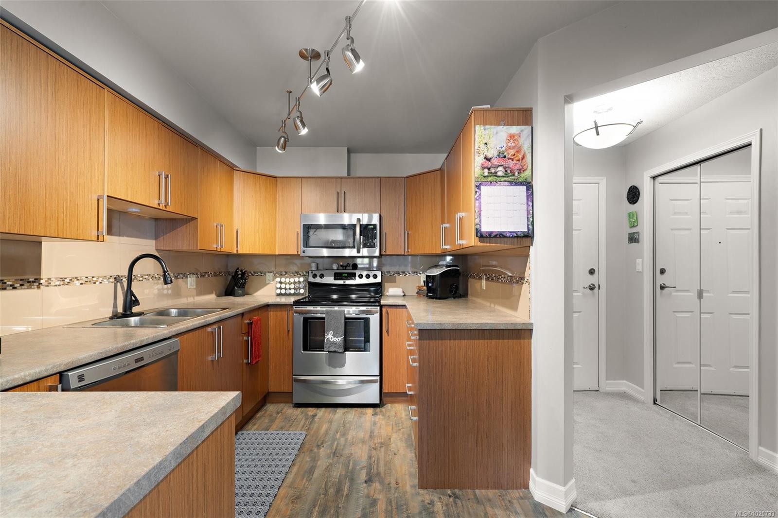 228-2245 James White Blvd, Sidney, BC - Indoor Photo Showing Kitchen With Double Sink