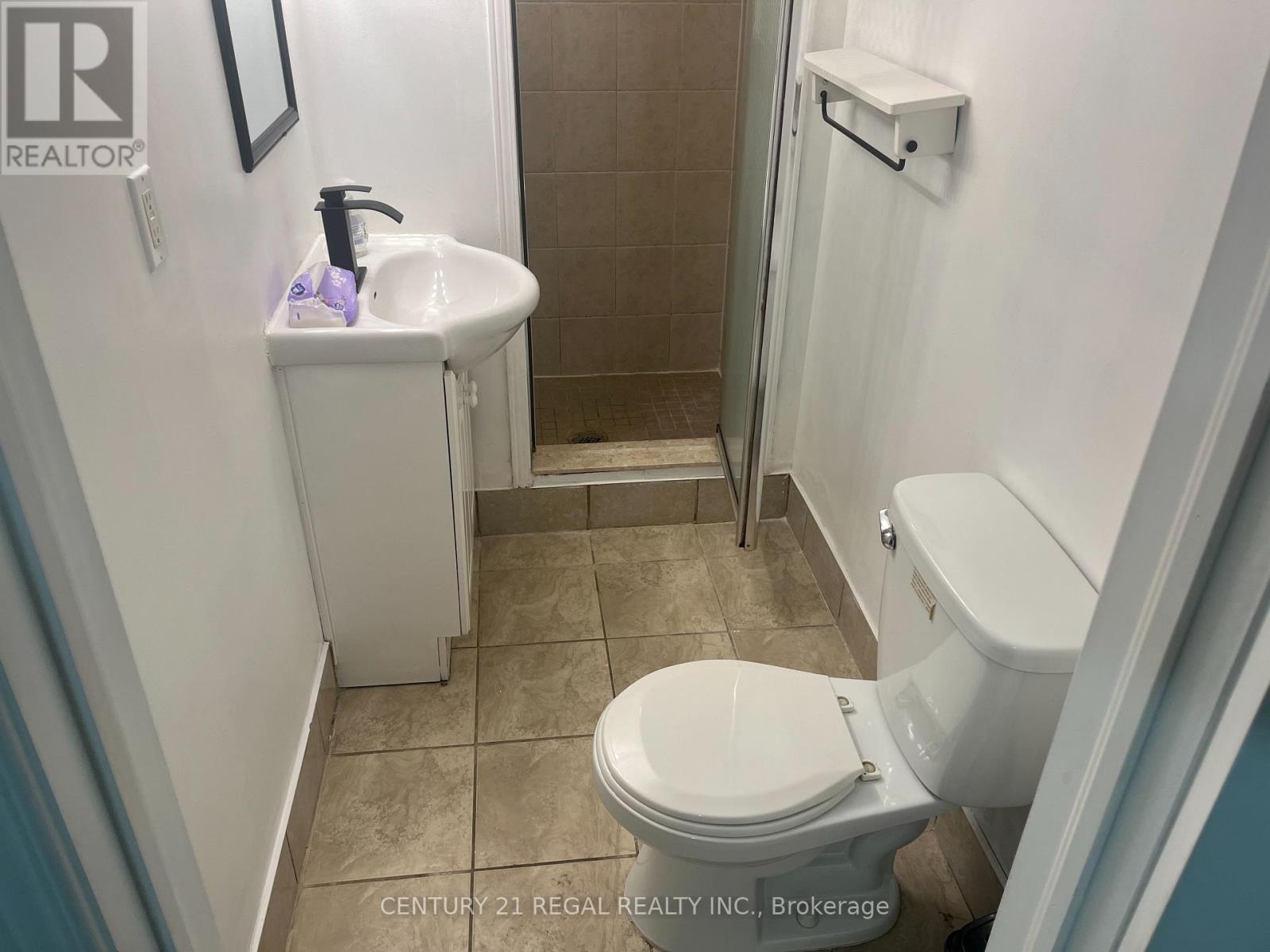 45 Fifteenth Street, Toronto, ON - Indoor Photo Showing Bathroom