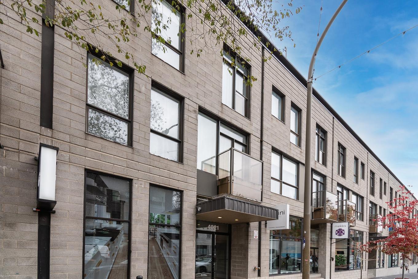 Exterior - 201A-4821 Boul. St-Laurent, Montréal (Le Plateau-Mont-Royal), QC -