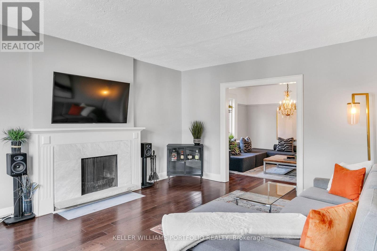 229 Manor Road E, Toronto, ON - Indoor Photo Showing Living Room With Fireplace