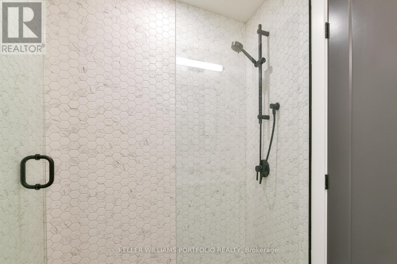 229 Manor Road E, Toronto, ON - Indoor Photo Showing Bathroom