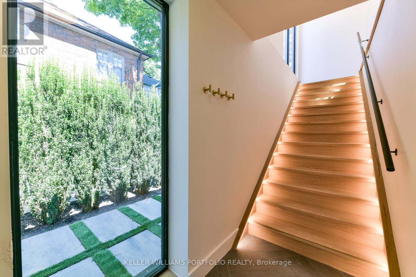 229 Manor Road E, Toronto, ON - Indoor Photo Showing Other Room