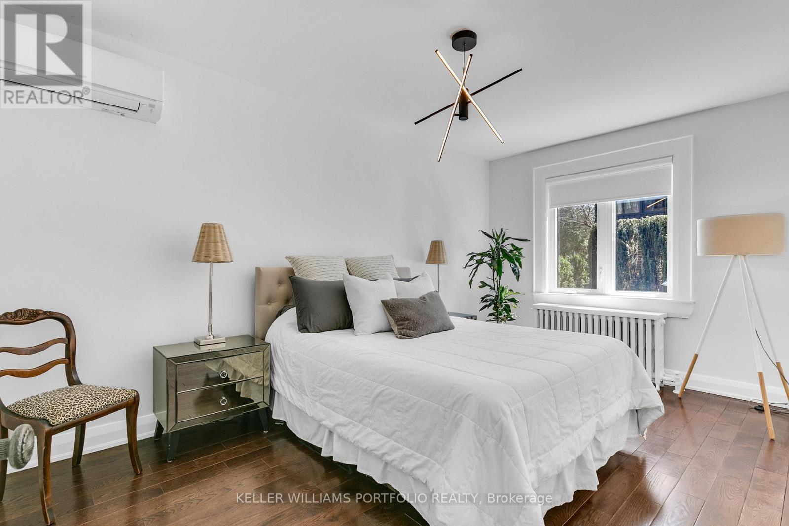 229 Manor Road E, Toronto, ON - Indoor Photo Showing Bedroom