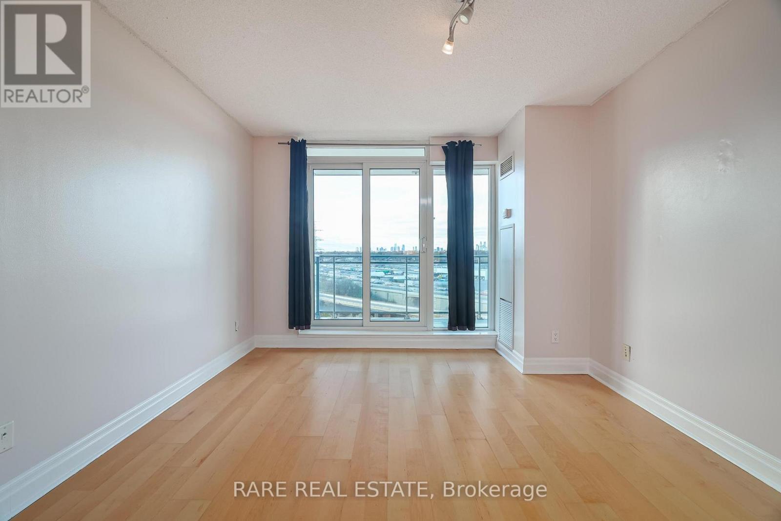 1404 - 2121 Lakeshore Boulevard W, Toronto, ON - Indoor Photo Showing Other Room