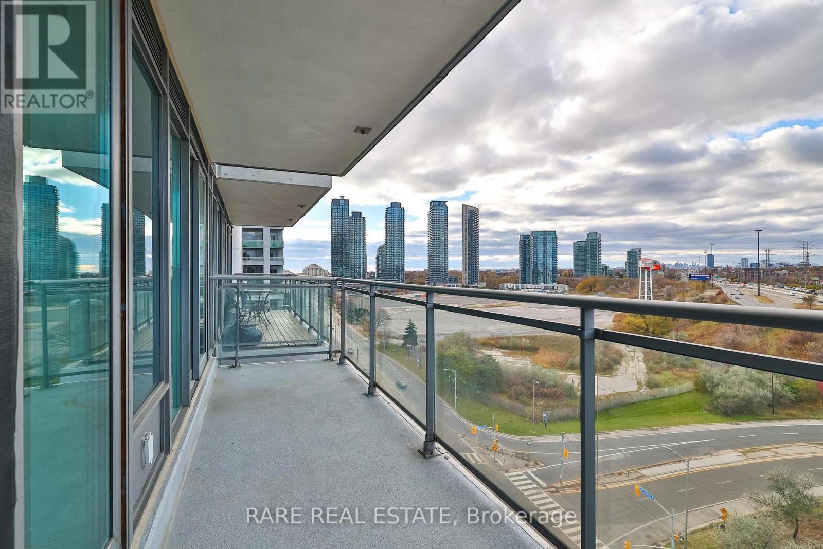 1404 - 2121 Lakeshore Boulevard W, Toronto, ON - Outdoor With Balcony With View