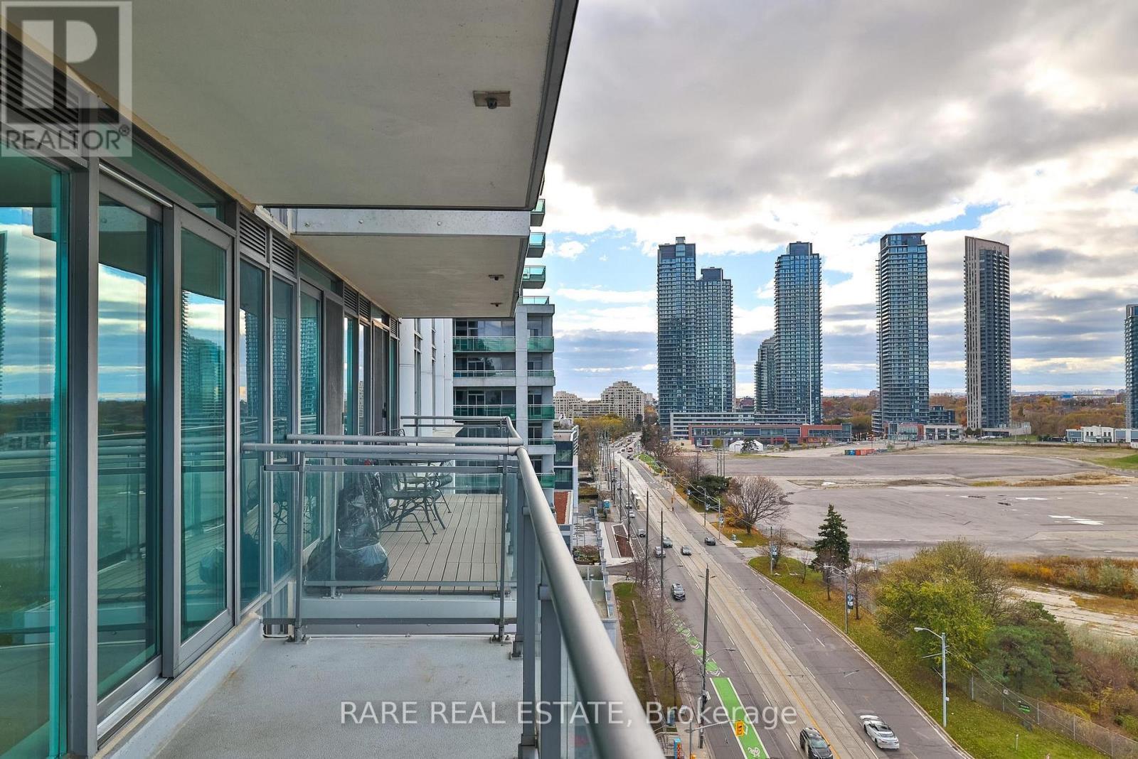 1404 - 2121 Lakeshore Boulevard W, Toronto, ON - Outdoor With Balcony