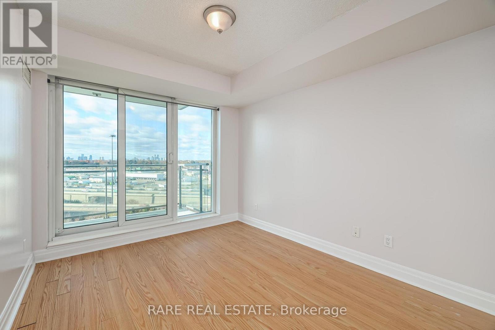 1404 - 2121 Lakeshore Boulevard W, Toronto, ON - Indoor Photo Showing Other Room