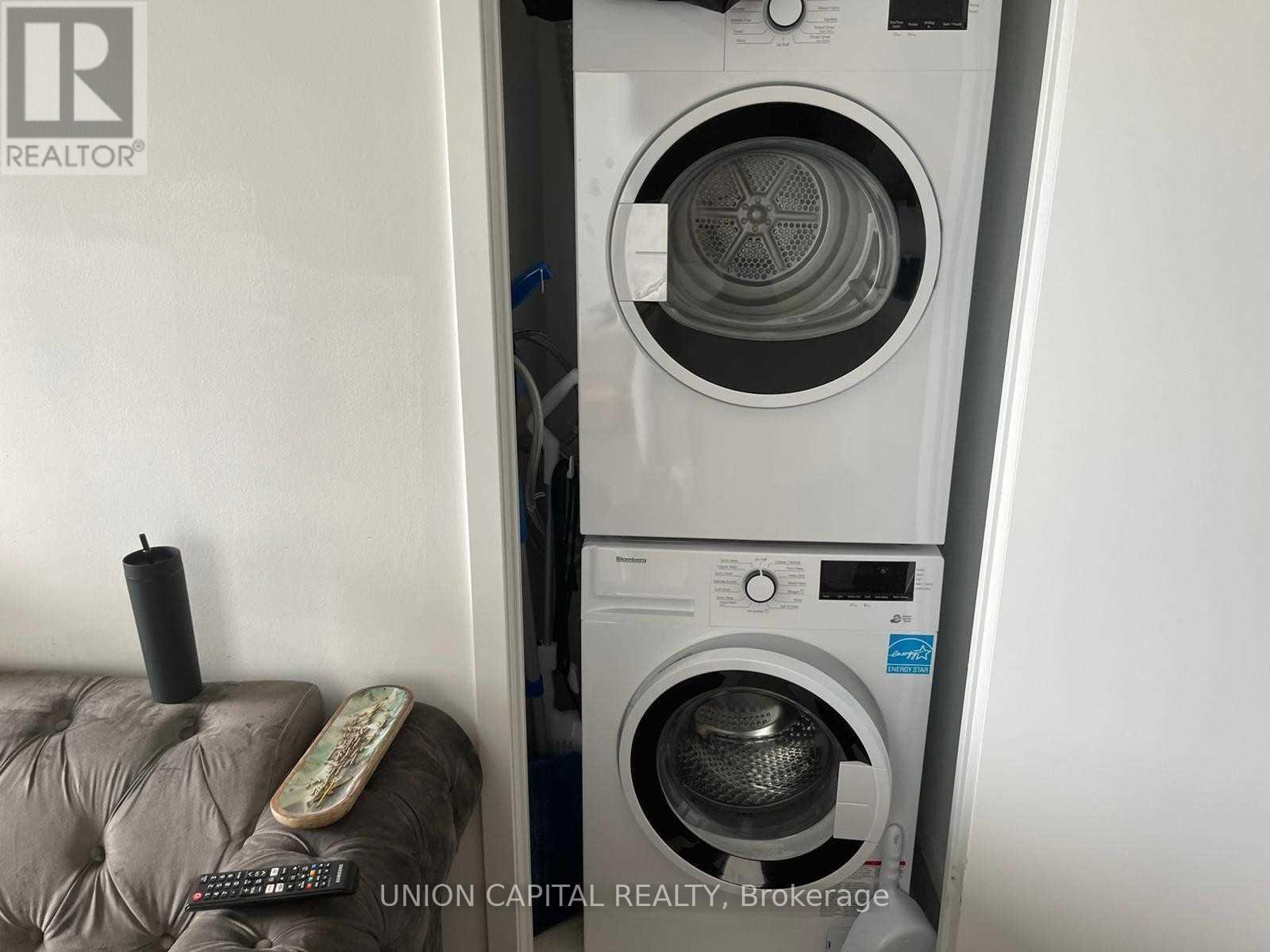 5212 - 5 Buttermill Avenue, Vaughan, ON - Indoor Photo Showing Laundry Room