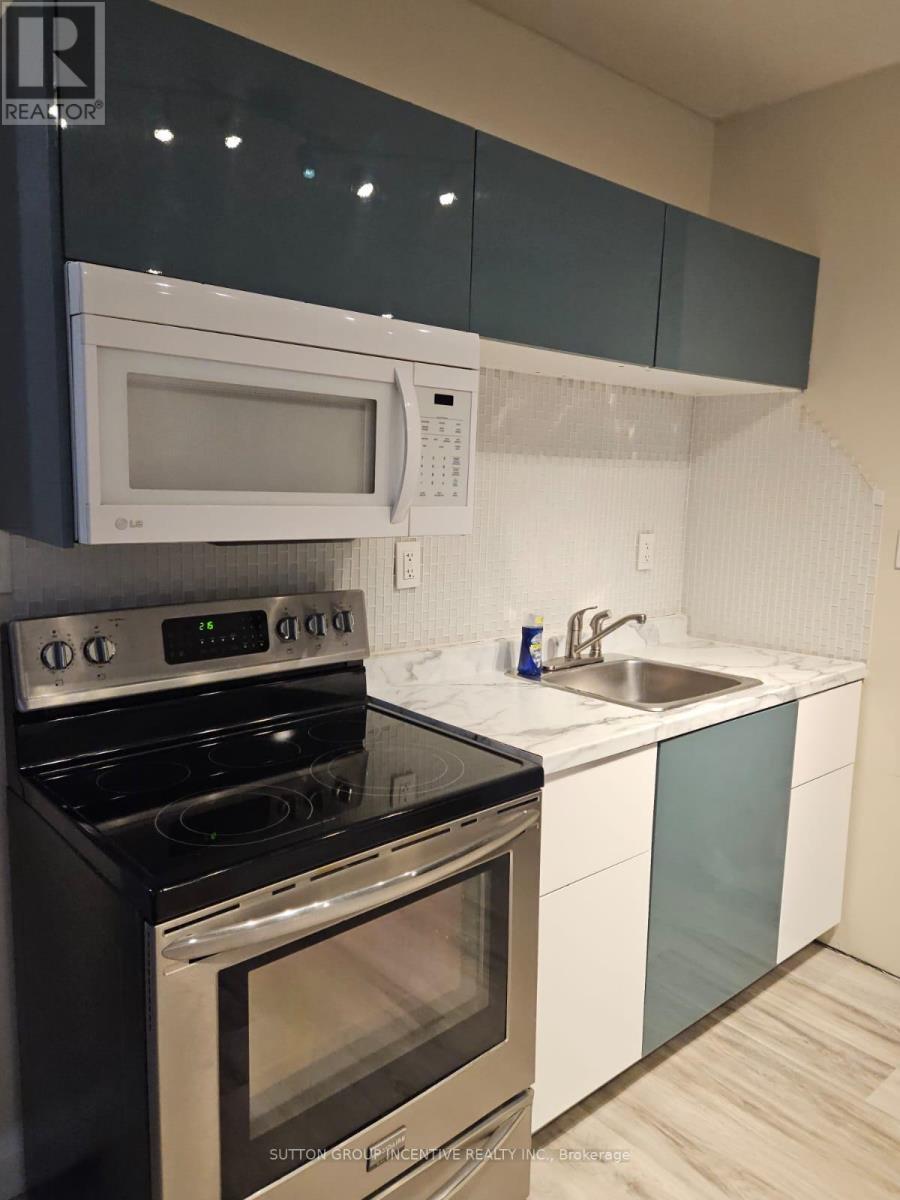 Unit 2 - 2091 25 Street, Innisfil, ON - Indoor Photo Showing Laundry Room