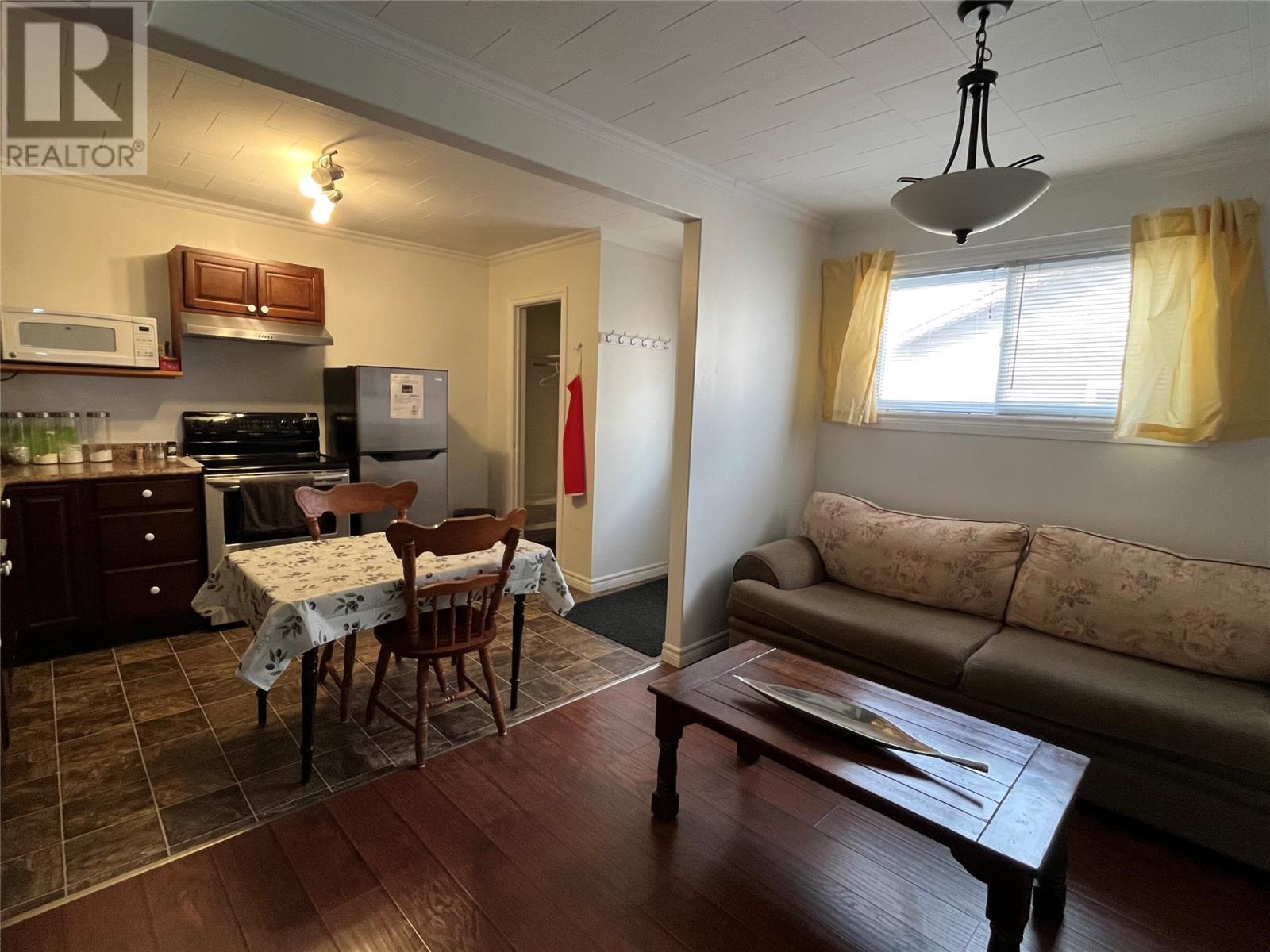 98 Commonwealth Avenue, Mount Pearl, NL - Indoor