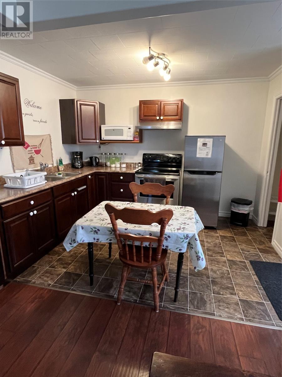 98 Commonwealth Avenue, Mount Pearl, NL - Indoor Photo Showing Kitchen With Double Sink