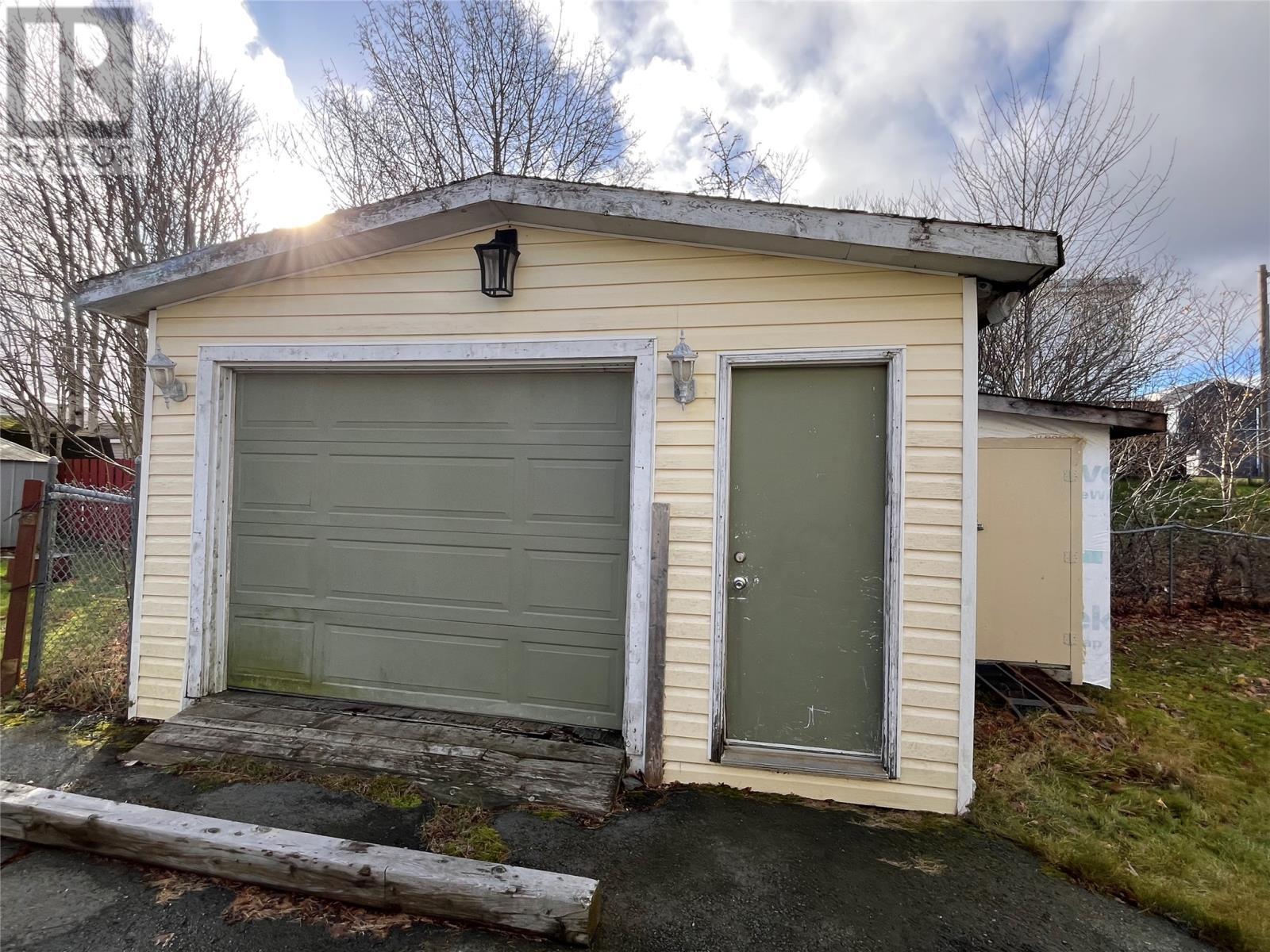 98 Commonwealth Avenue, Mount Pearl, NL - Outdoor With Exterior