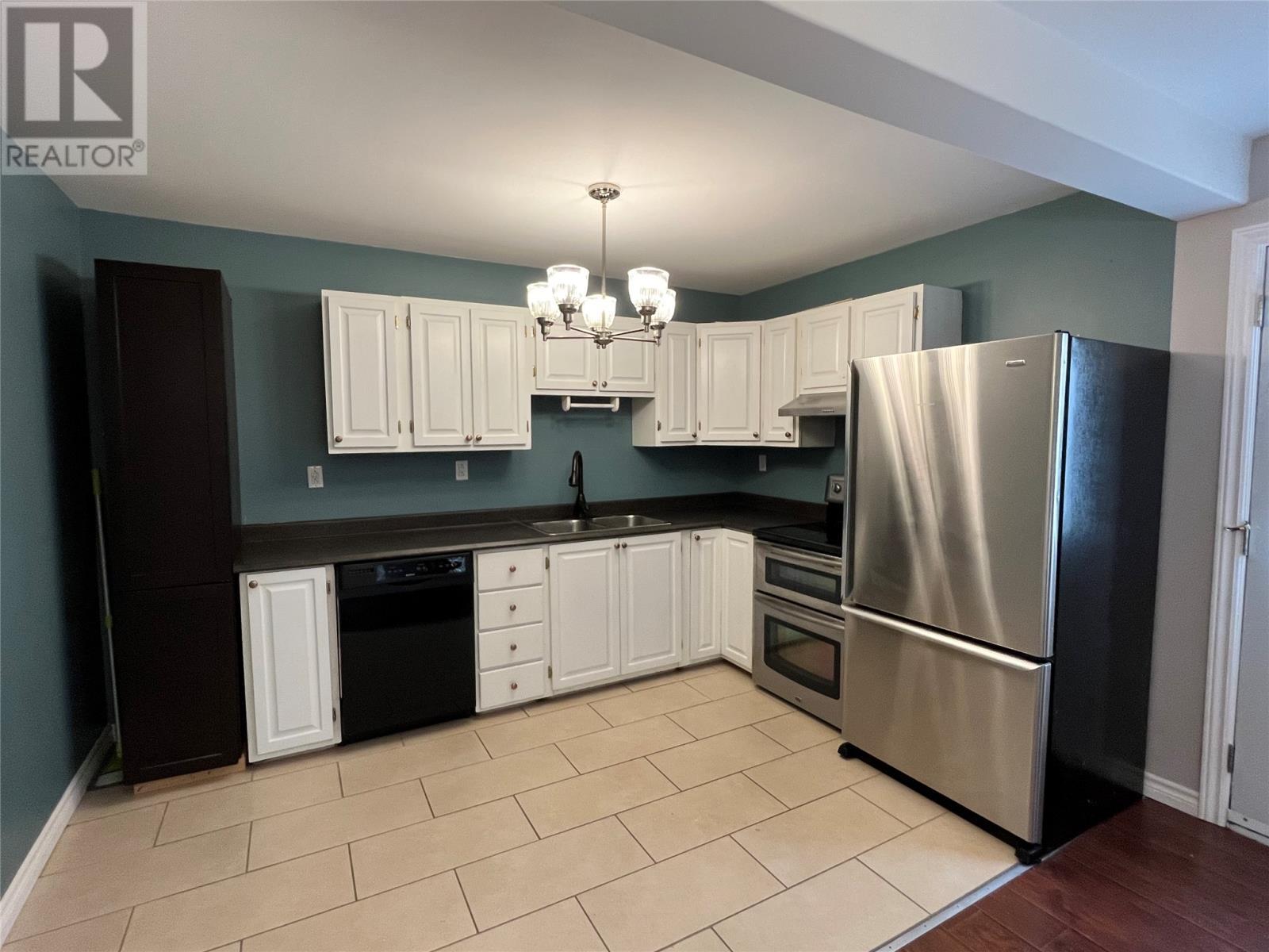 98 Commonwealth Avenue, Mount Pearl, NL - Indoor Photo Showing Kitchen With Double Sink