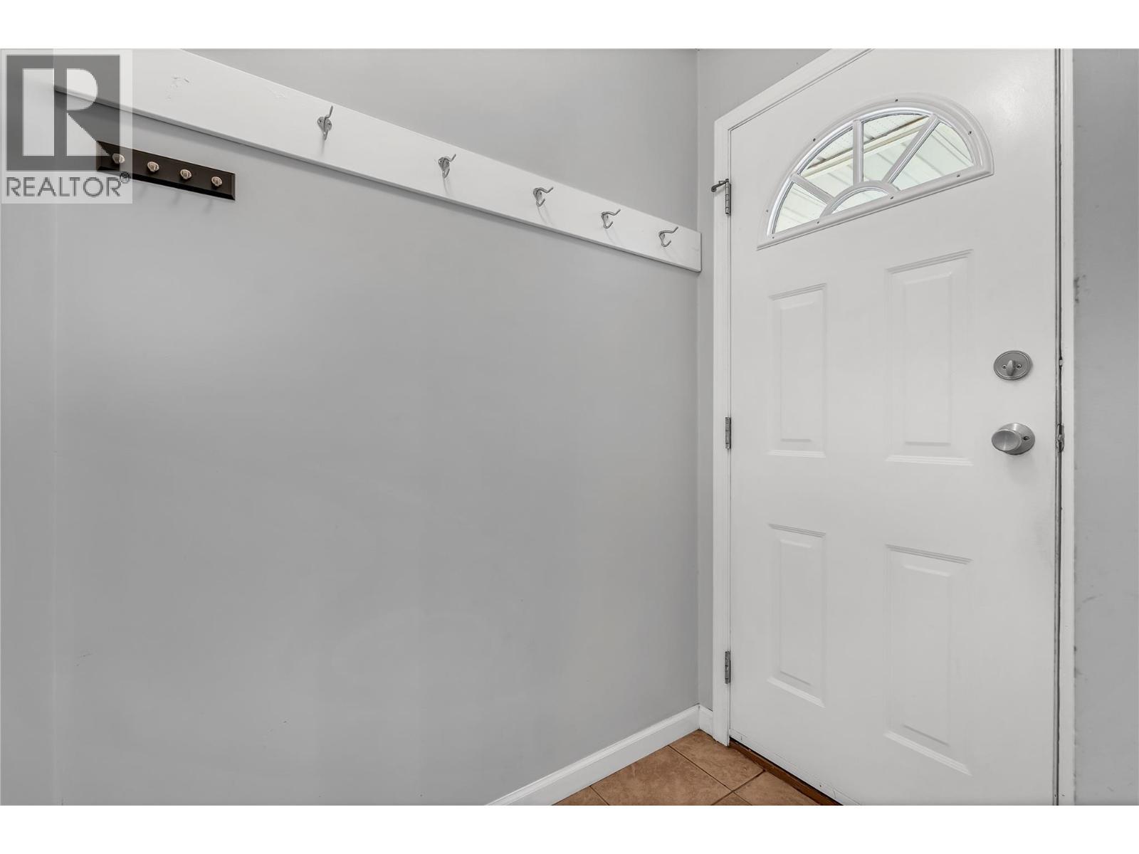 654 Wade Avenue W Unit# 101 & 201, Penticton, BC - Indoor Photo Showing Other Room