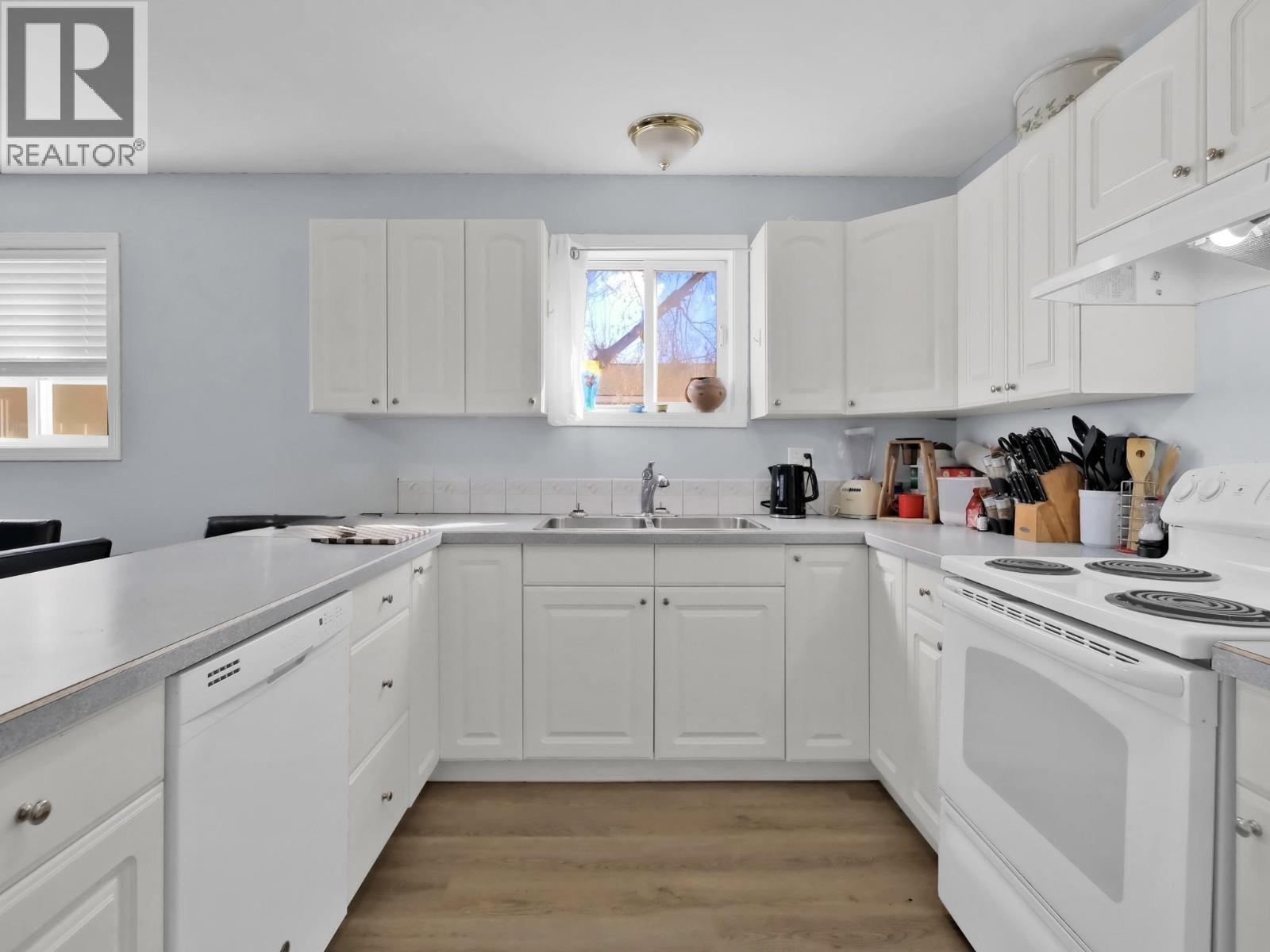 654 Wade Avenue W Unit# 101 & 201, Penticton, BC - Indoor Photo Showing Kitchen With Double Sink