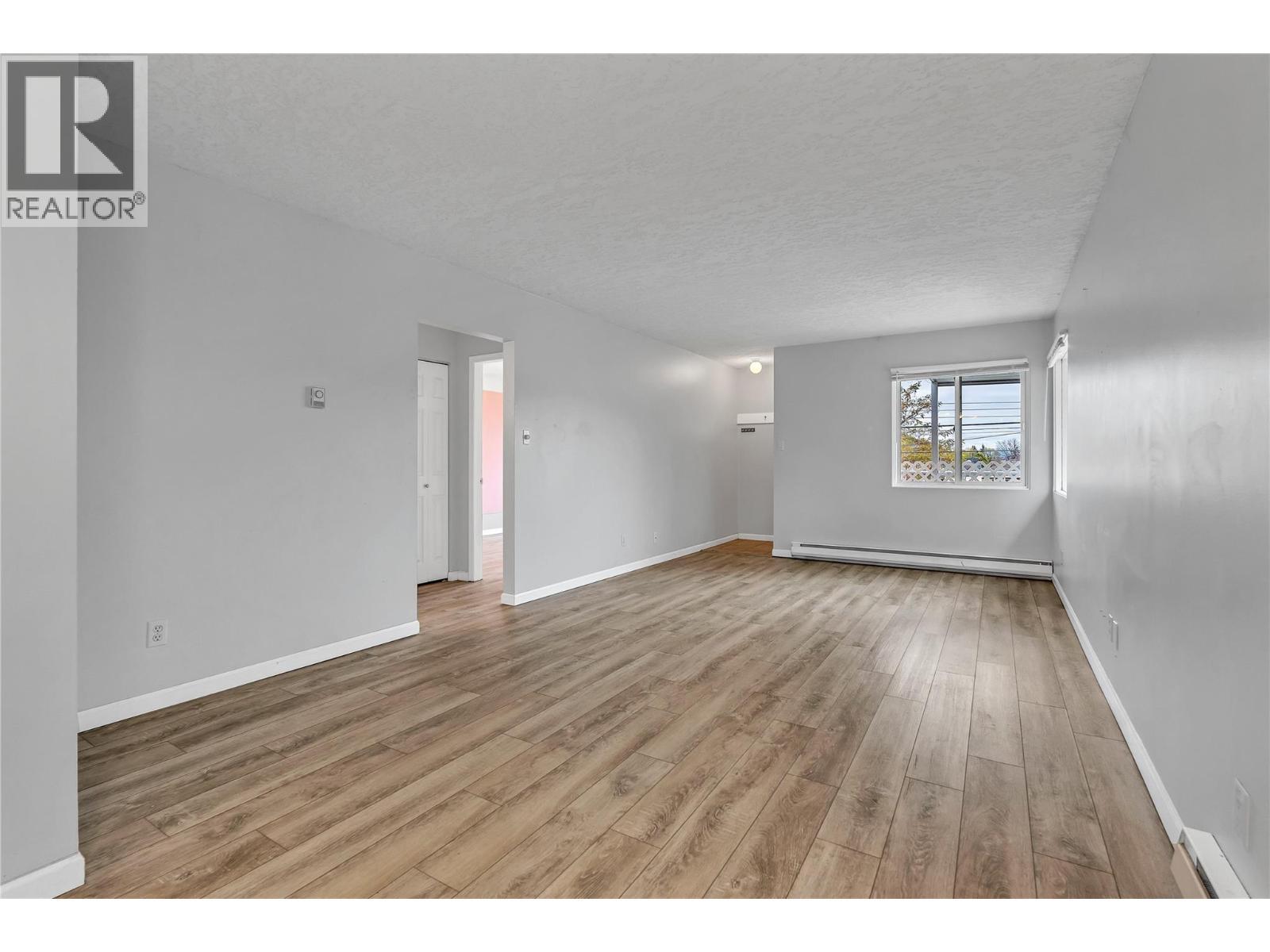 654 Wade Avenue W Unit# 101 & 201, Penticton, BC - Indoor Photo Showing Other Room