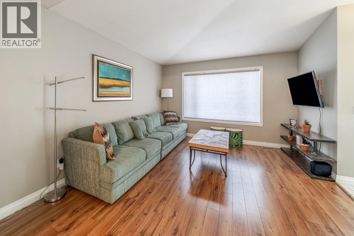 1801 53 Avenue Unit# 16, Vernon, BC - Indoor Photo Showing Living Room