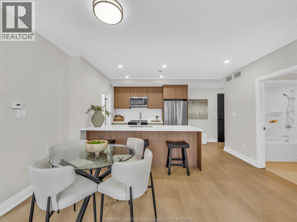 11646 Tecumseh Road Unit# 500, Windsor, ON - Indoor Photo Showing Dining Room
