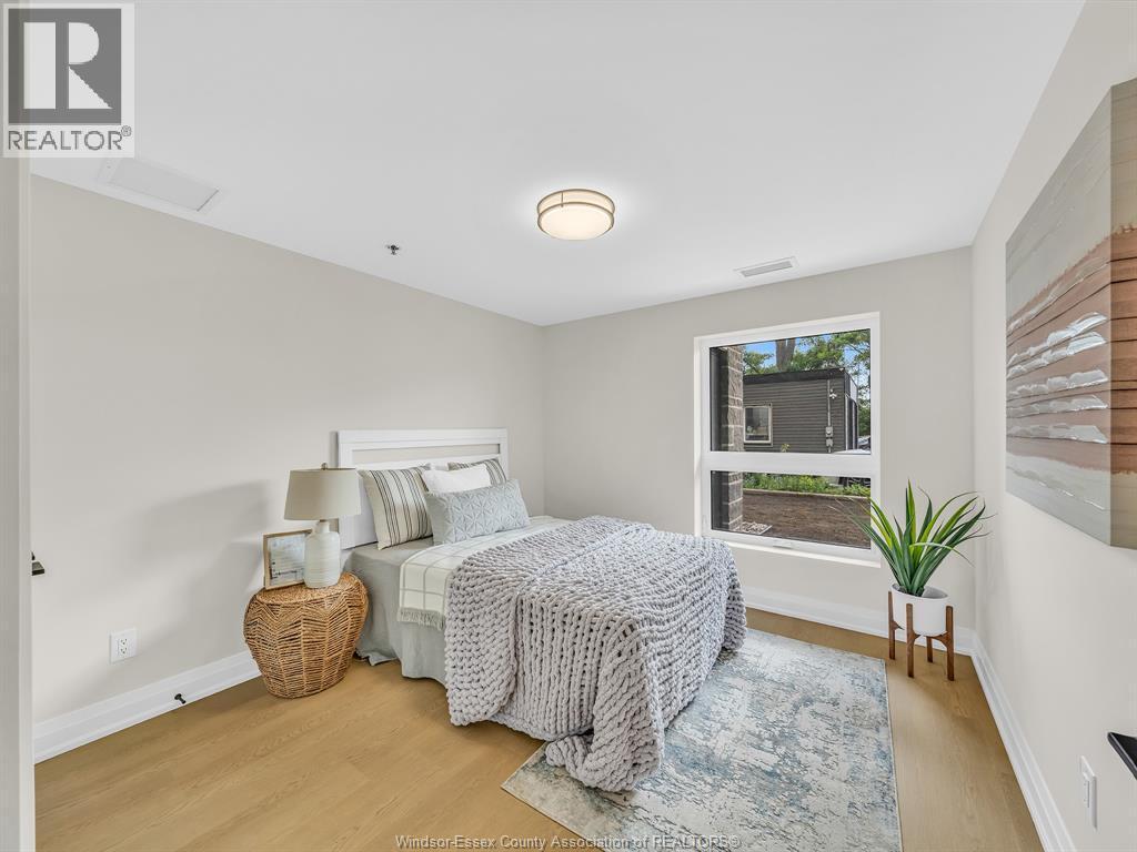 11646 Tecumseh Road Unit# 500, Windsor, ON - Indoor Photo Showing Bedroom
