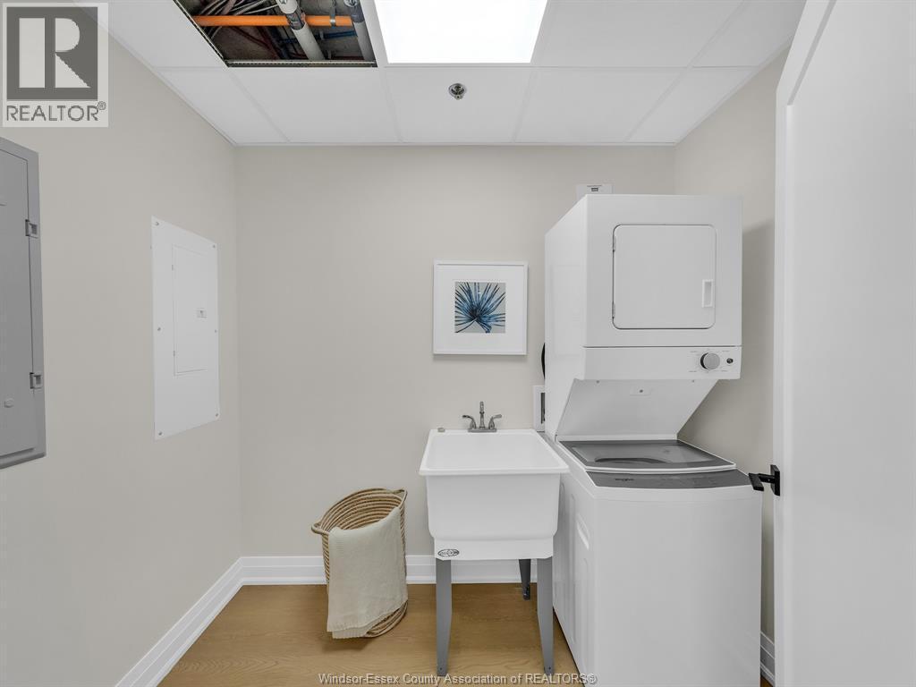 11646 Tecumseh Road Unit# 500, Windsor, ON - Indoor Photo Showing Laundry Room