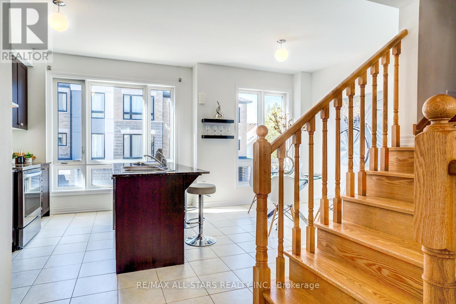 41 Steamboat Way, Whitby, ON - Indoor Photo Showing Other Room