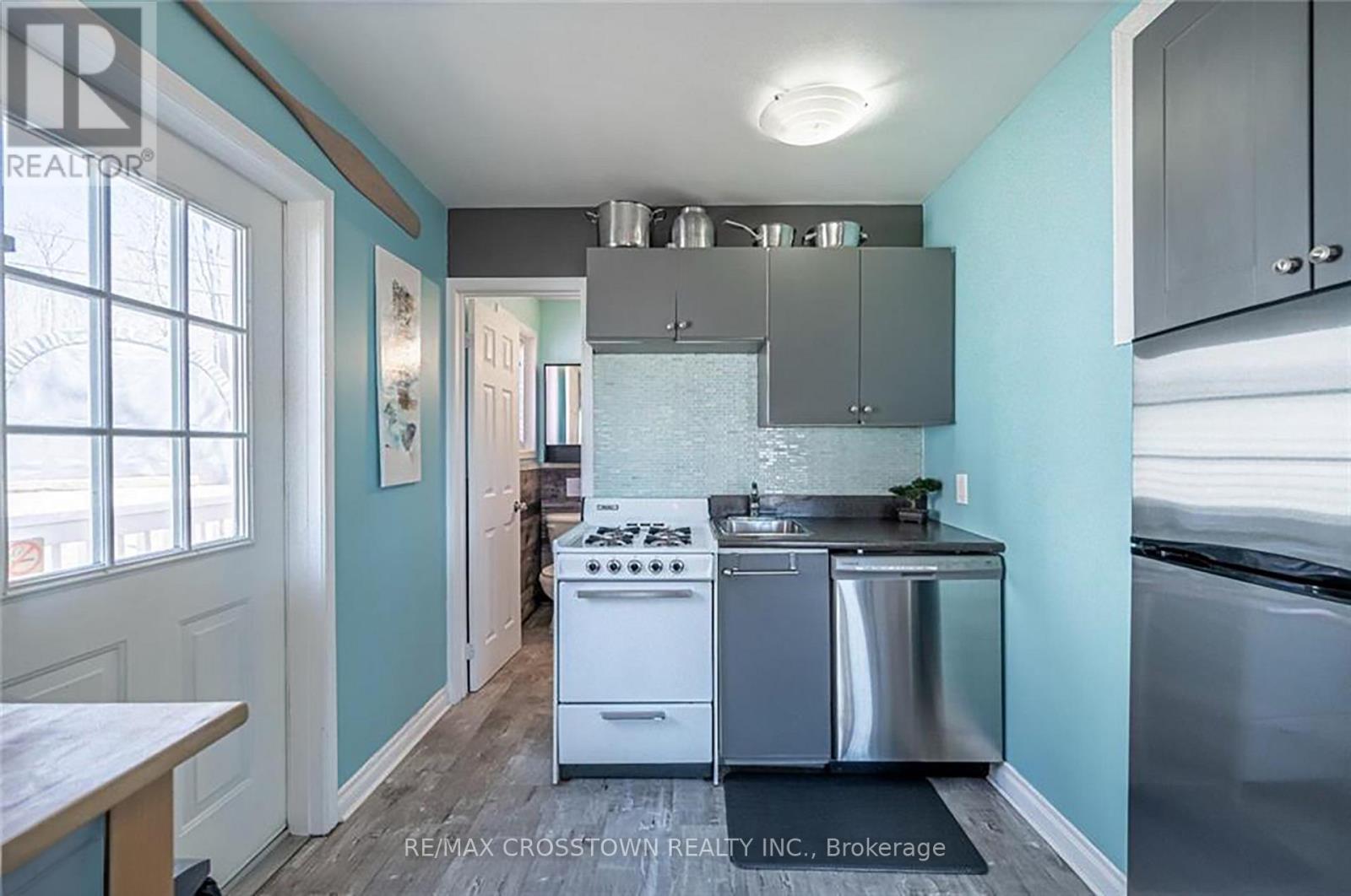 739 Concession 15 Road W, Tiny, ON - Indoor Photo Showing Kitchen