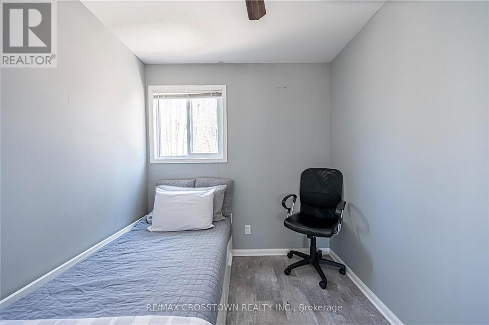 739 Concession 15 Road W, Tiny, ON - Indoor Photo Showing Bedroom