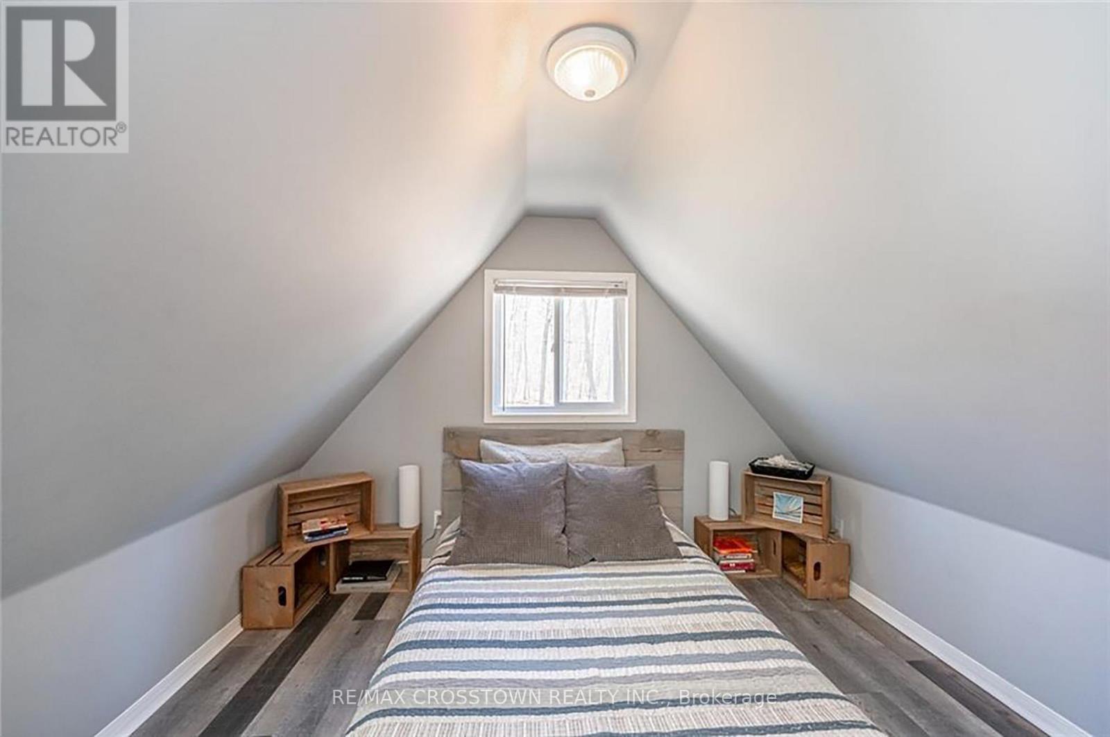 739 Concession 15 Road W, Tiny, ON - Indoor Photo Showing Bedroom