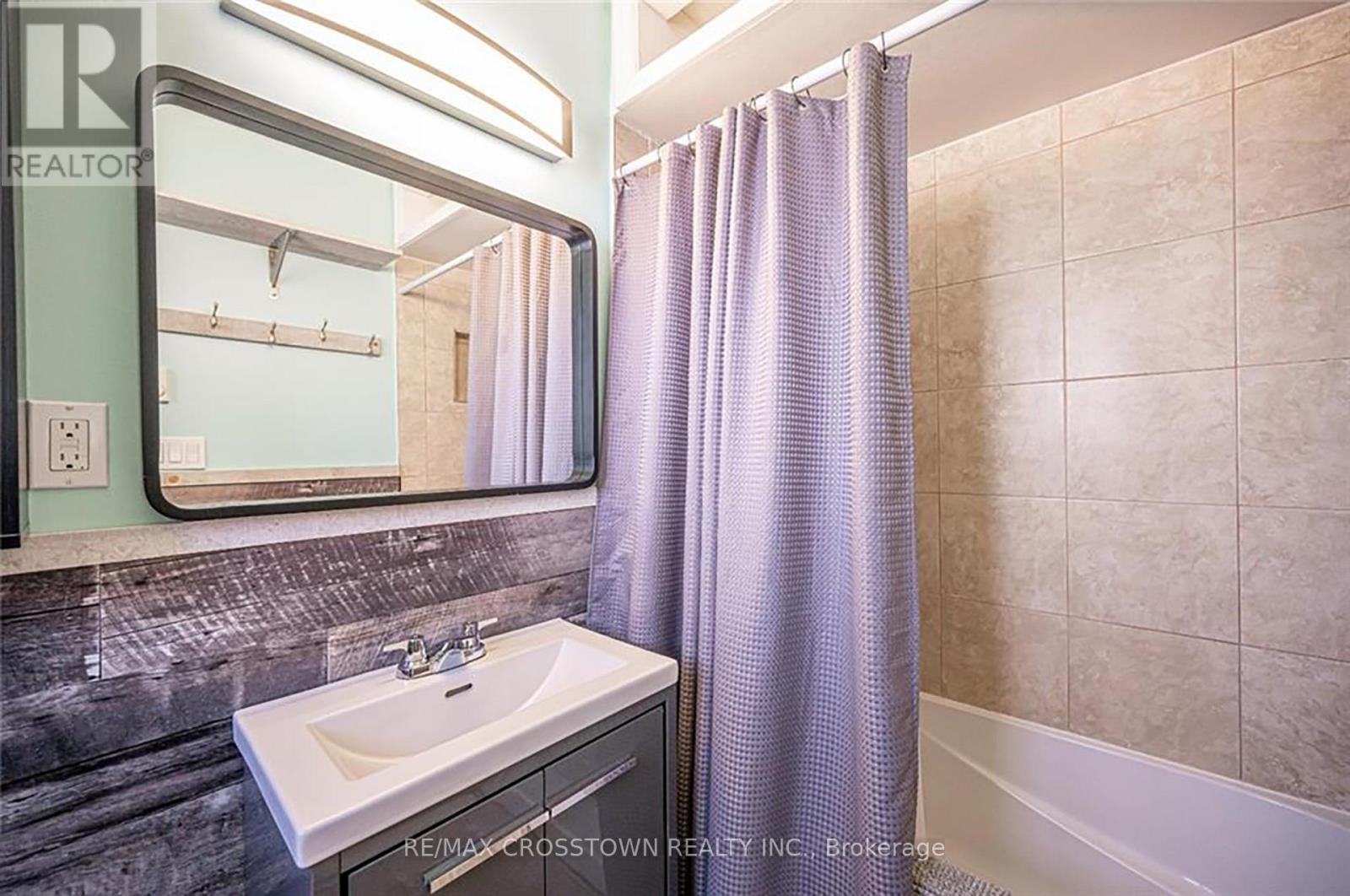 739 Concession 15 Road W, Tiny, ON - Indoor Photo Showing Bathroom