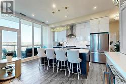 Gorgeous Chefs Kitchen with Centre Island -