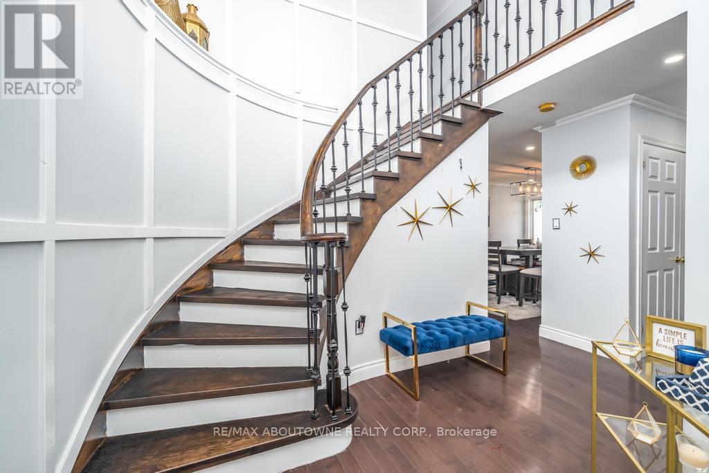 14 Sable Drive, Hamilton, ON - Indoor Photo Showing Other Room