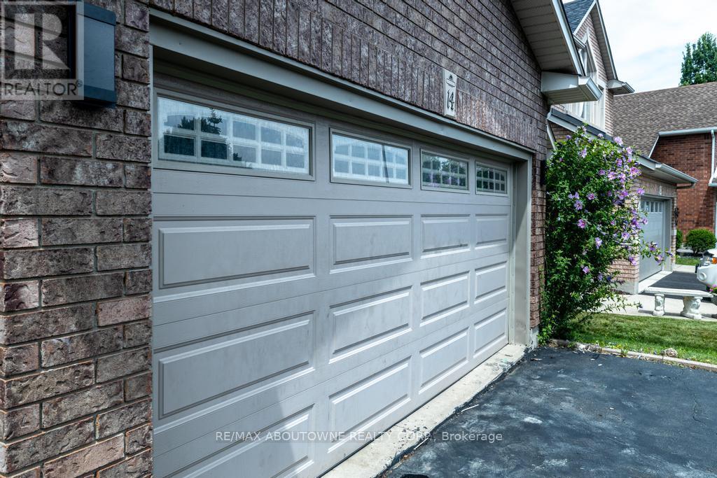 14 Sable Drive, Hamilton, ON - Outdoor