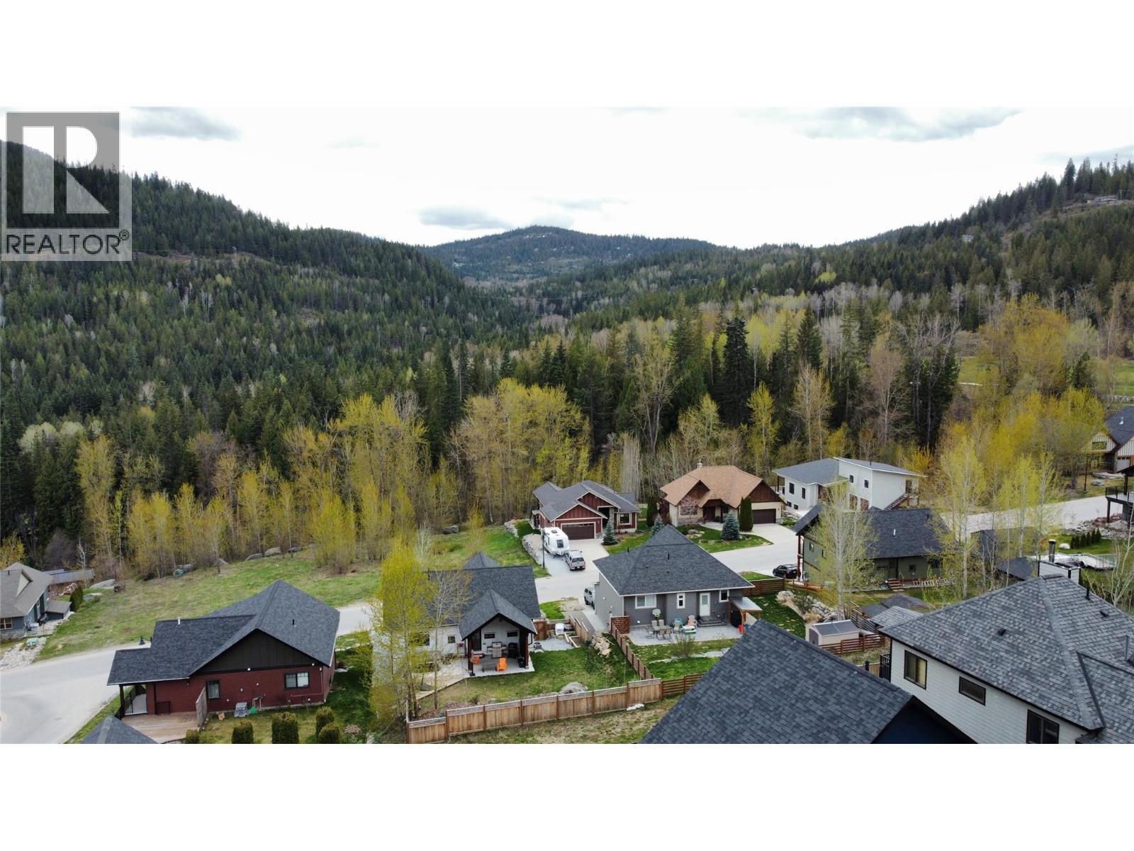 1018 Silvertip Road, Rossland, BC