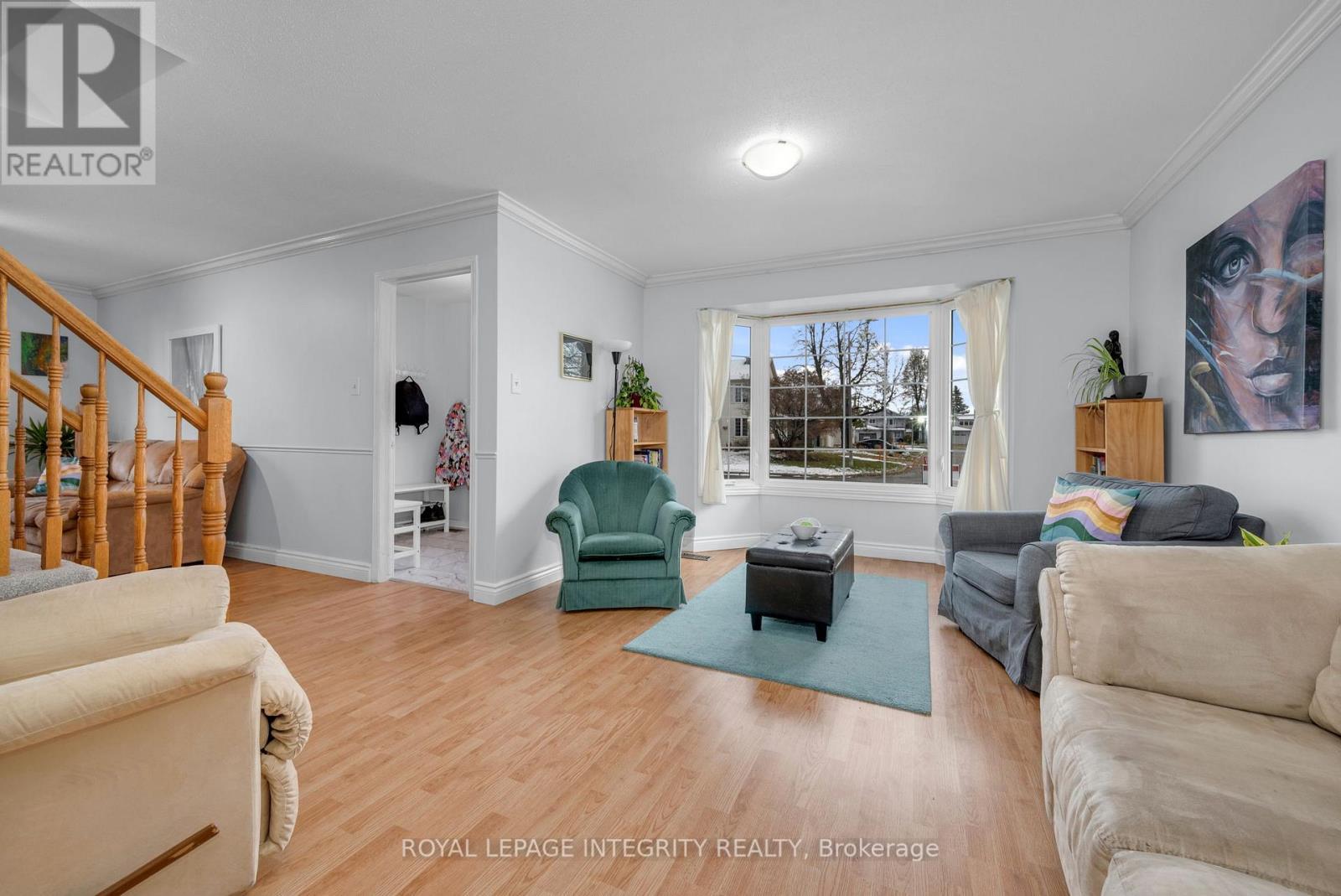 268 Mceachern Crescent, Ottawa, ON - Indoor Photo Showing Living Room
