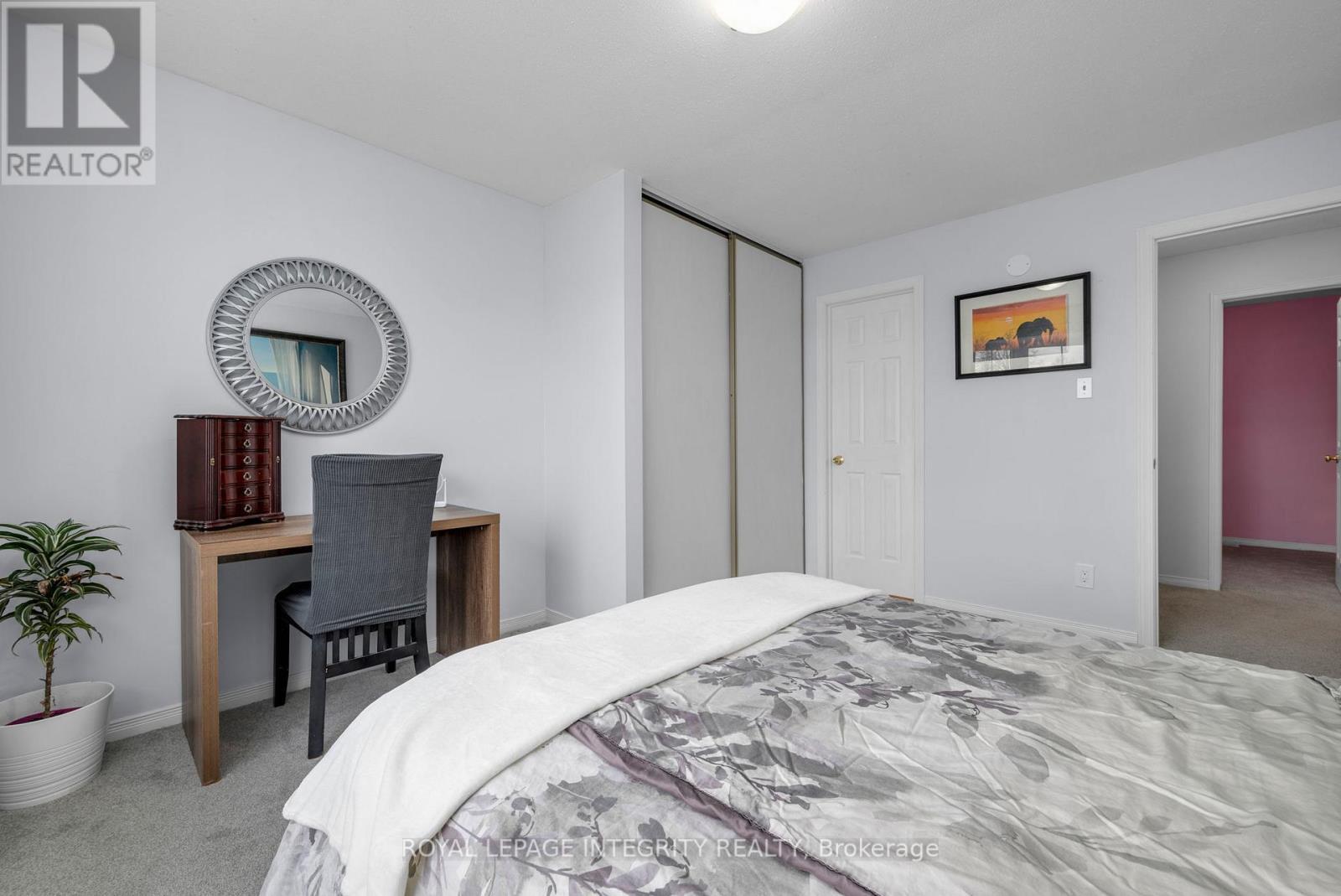 268 Mceachern Crescent, Ottawa, ON - Indoor Photo Showing Bedroom