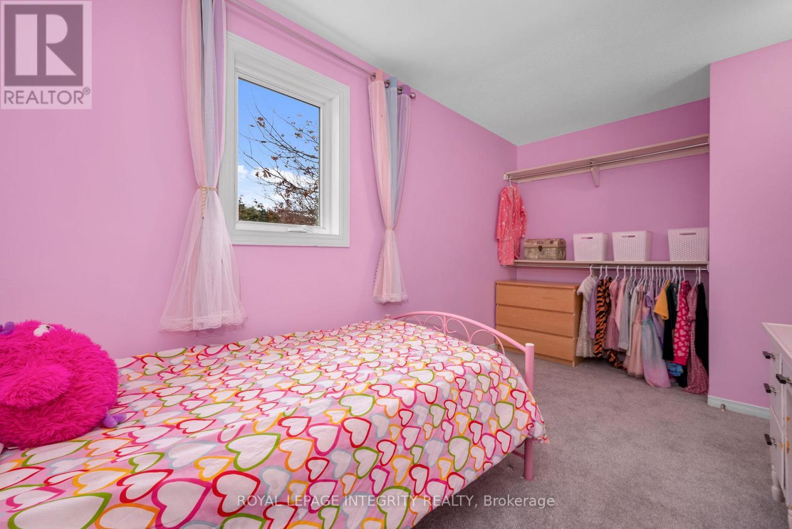 268 Mceachern Crescent, Ottawa, ON - Indoor Photo Showing Bedroom