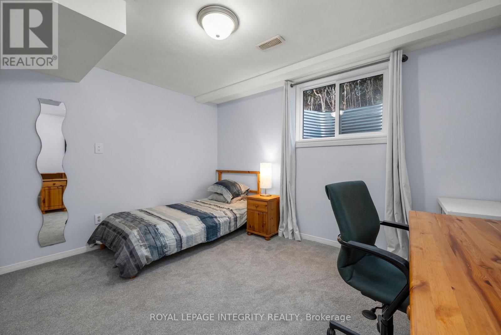 268 Mceachern Crescent, Ottawa, ON - Indoor Photo Showing Bedroom