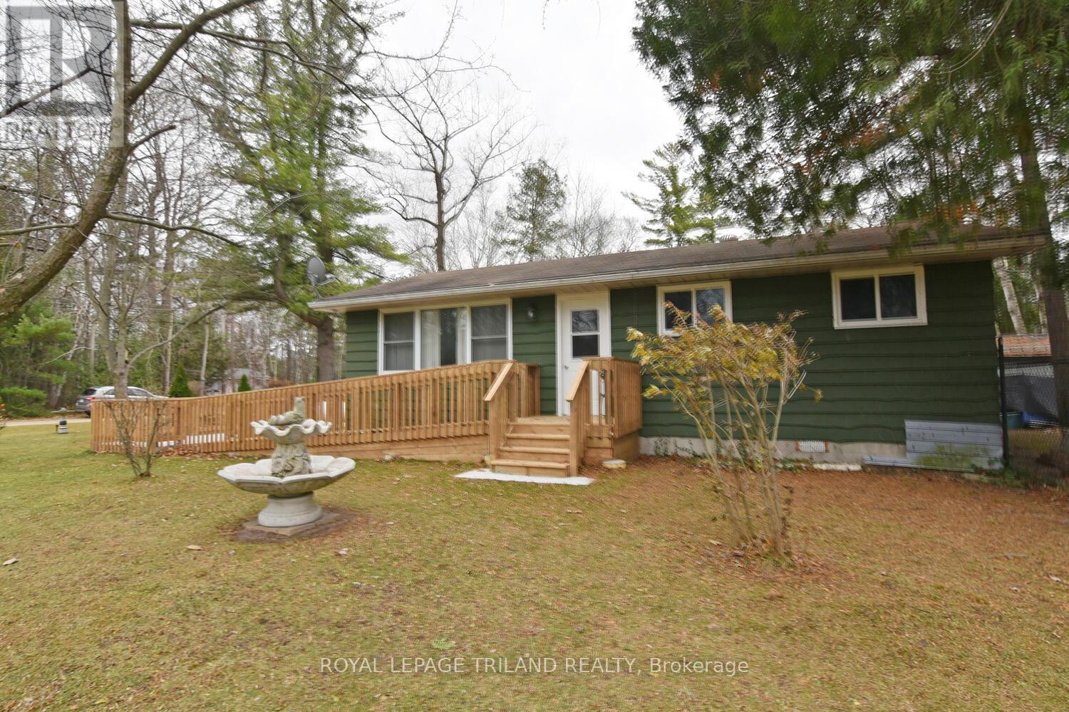 9599 Pleasant Road, Lambton Shores (Kettle Point), ON - Outdoor