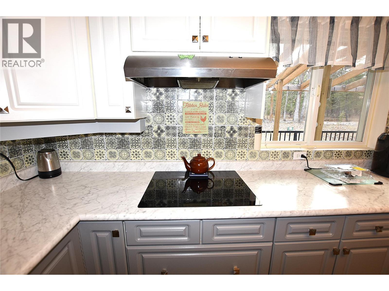 Cooktop - 145 Falcon Avenue, Vernon, BC - Indoor Photo Showing Kitchen