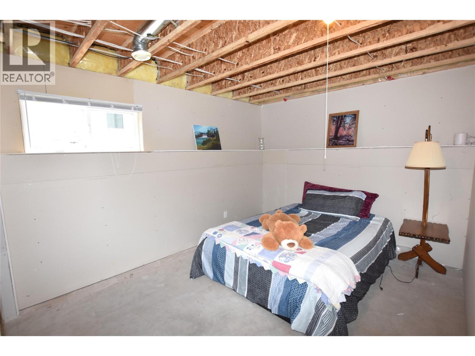 bedroom 3 in the basement - 145 Falcon Avenue, Vernon, BC - Indoor