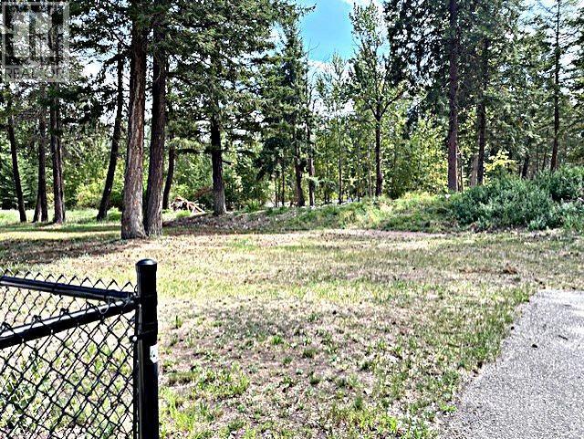 backs onto dedicated greenspace - 145 Falcon Avenue, Vernon, BC - Outdoor