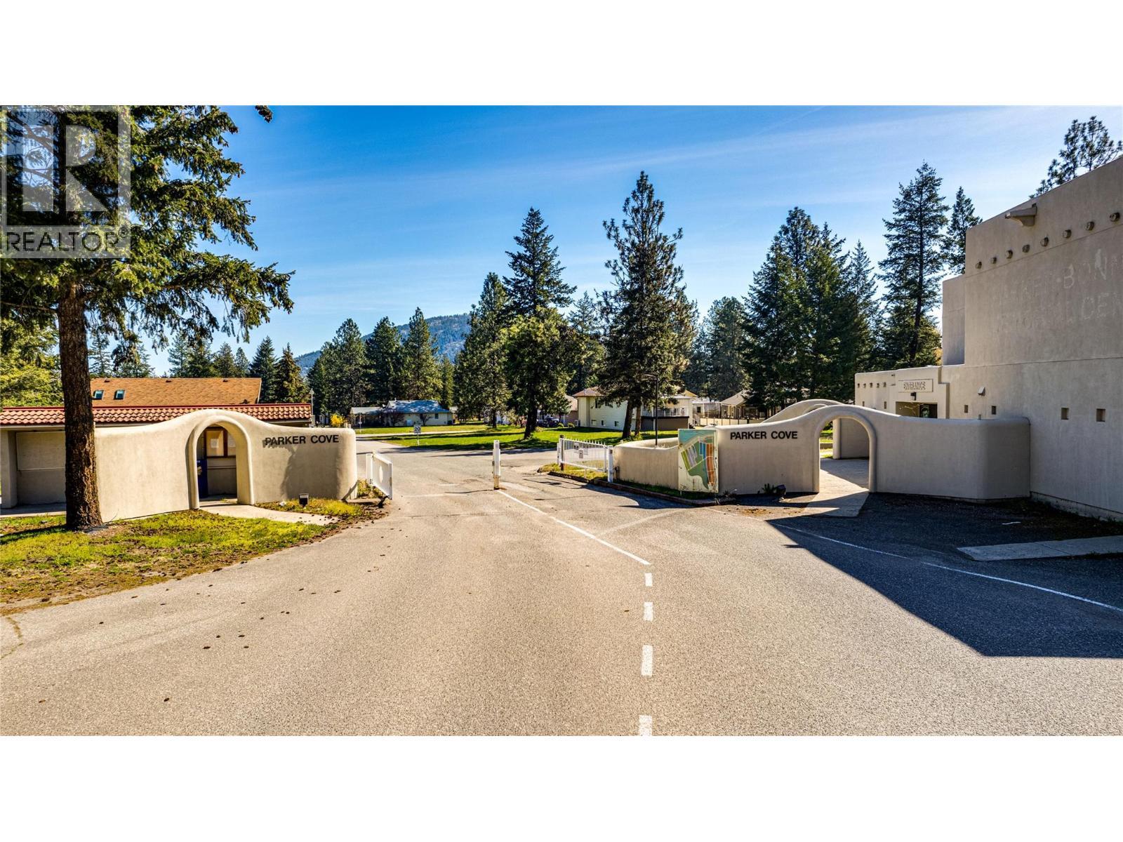 entrance to Parker Cove - 145 Falcon Avenue, Vernon, BC - Outdoor