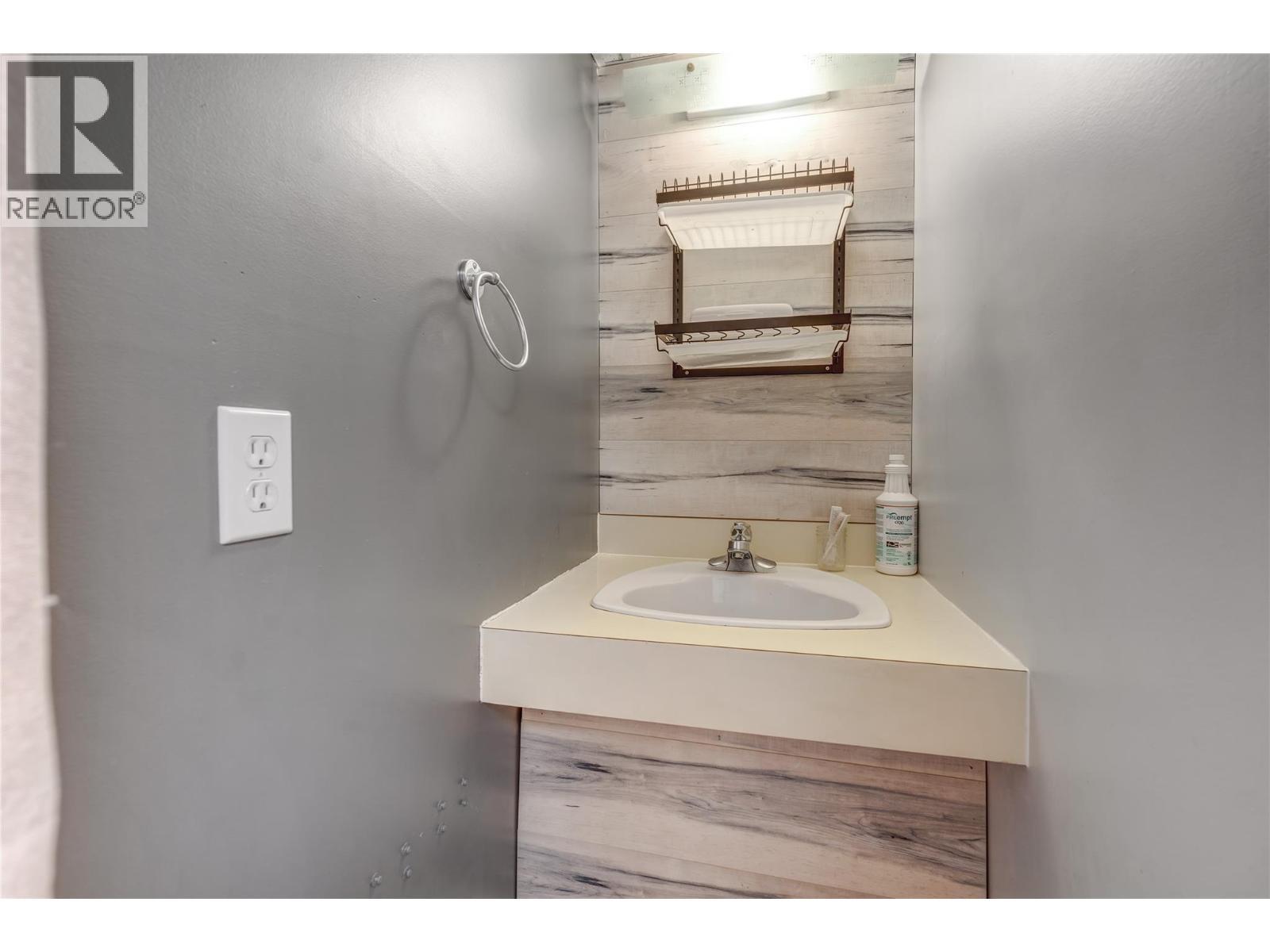 596 Martin Street, Penticton, BC