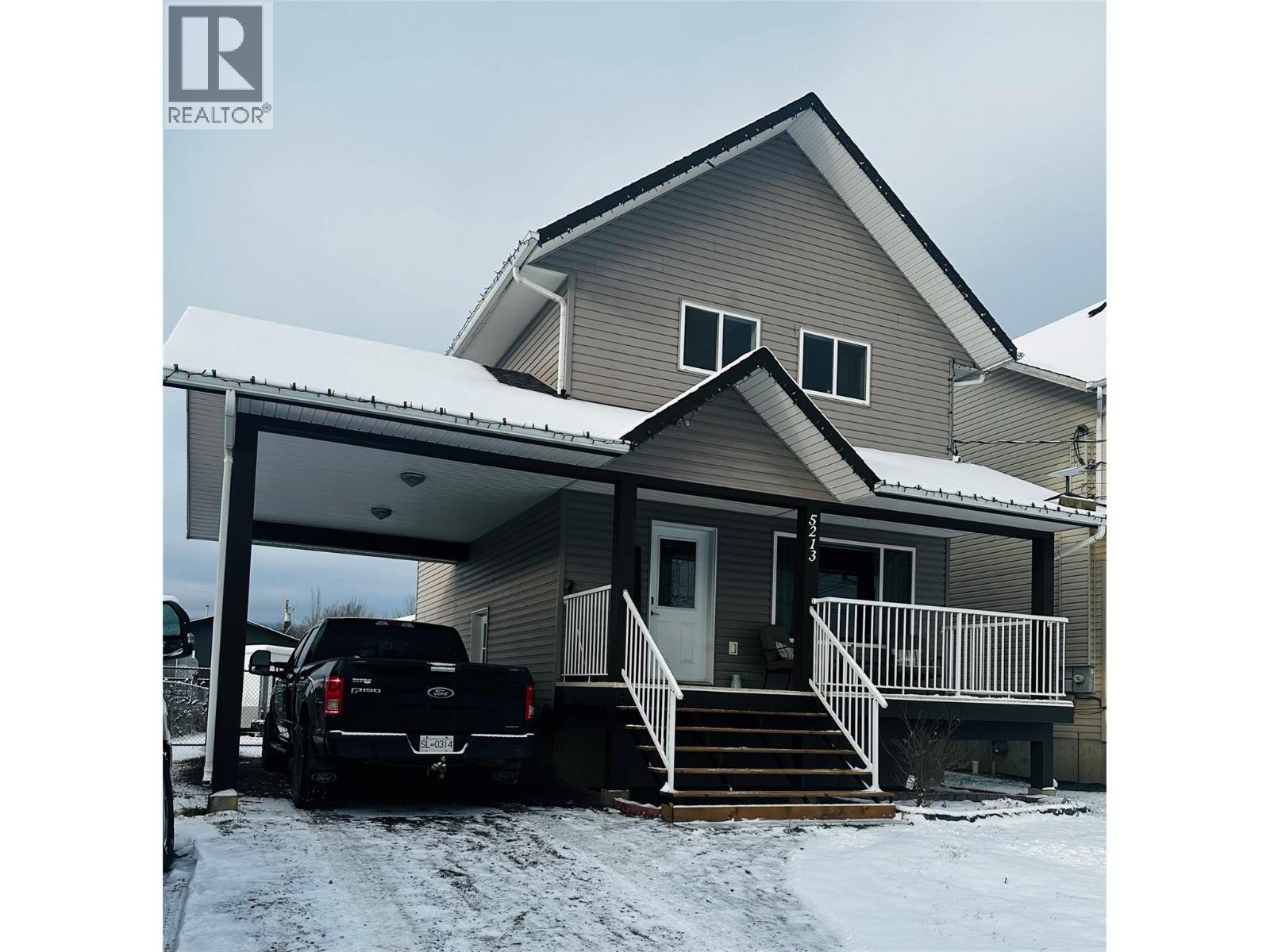 5213 40 St Ne Street, Chetwynd, BC - Outdoor