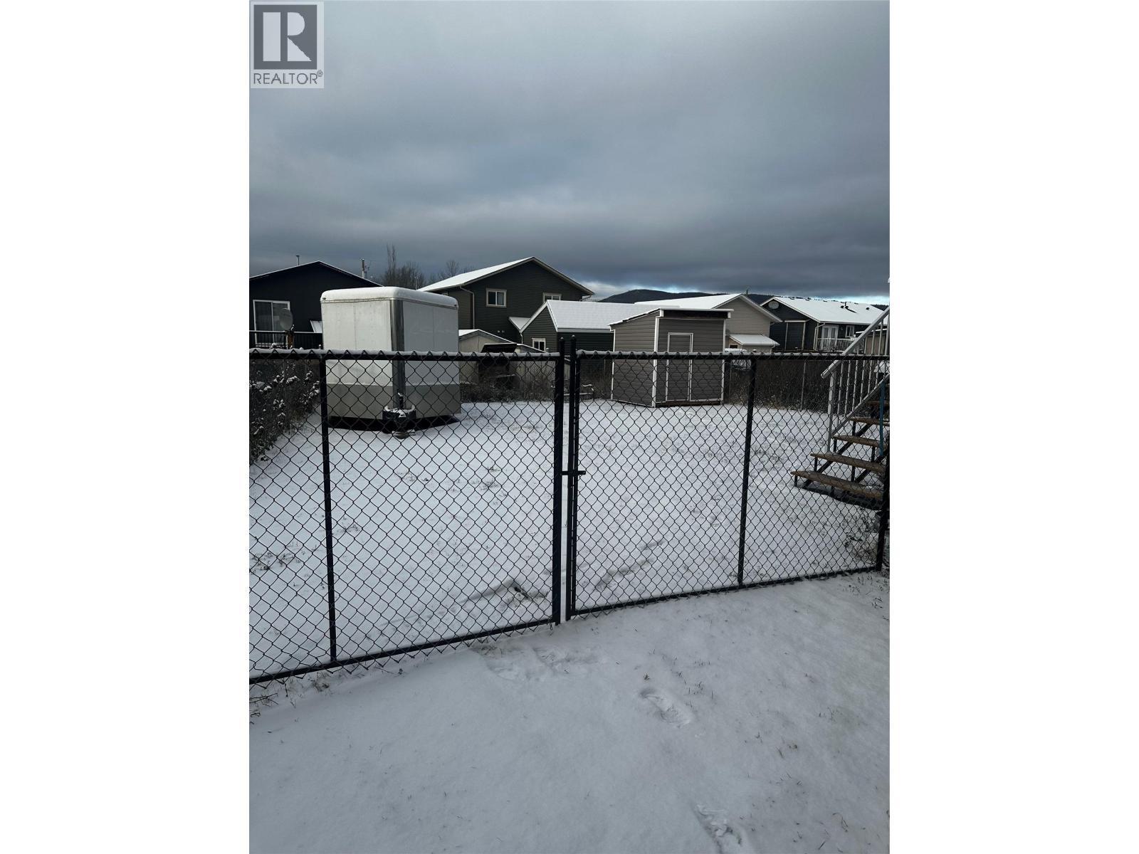 5213 40 St Ne Street, Chetwynd, BC - Outdoor
