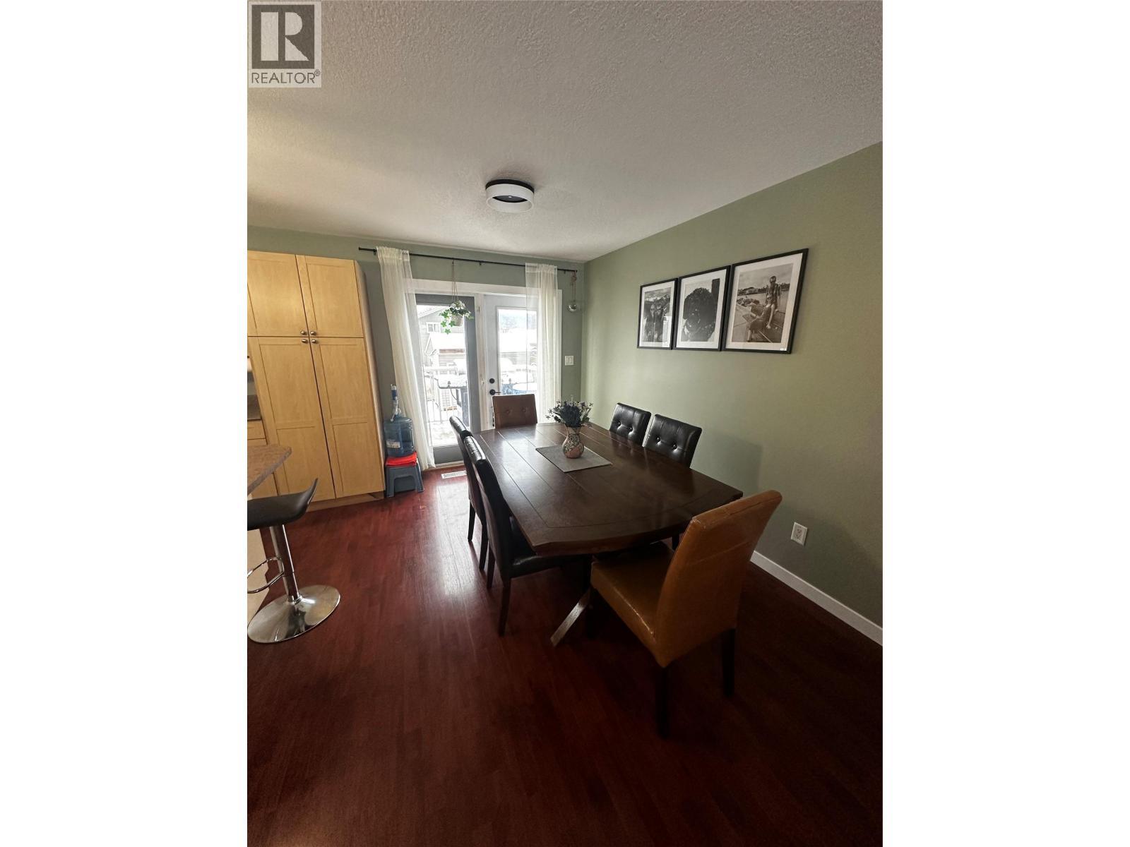 5213 40 St Ne Street, Chetwynd, BC - Indoor Photo Showing Dining Room