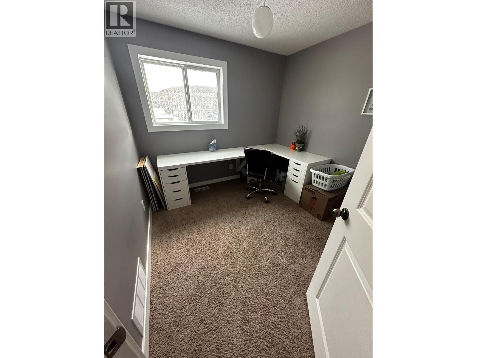 5213 40 St Ne Street, Chetwynd, BC - Indoor