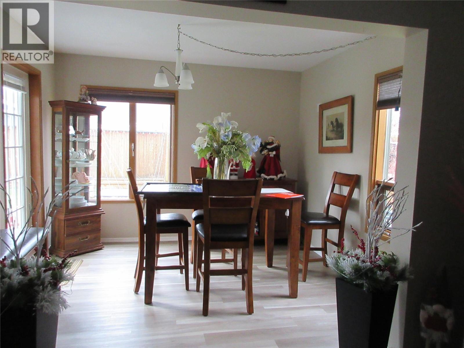 415 Commonwealth Road Unit# 3402, Kelowna, BC - Indoor Photo Showing Dining Room
