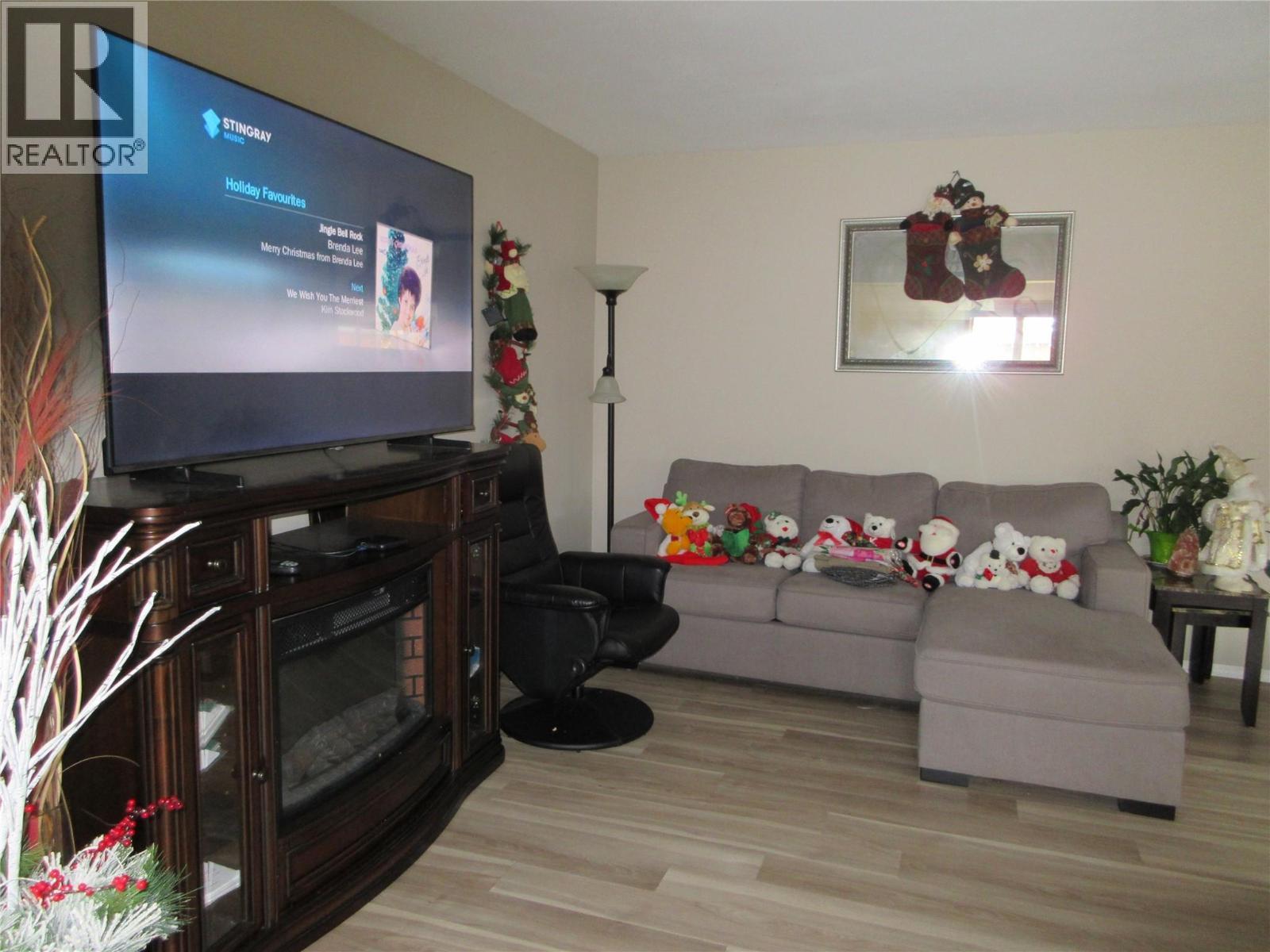 415 Commonwealth Road Unit# 3402, Kelowna, BC - Indoor Photo Showing Living Room