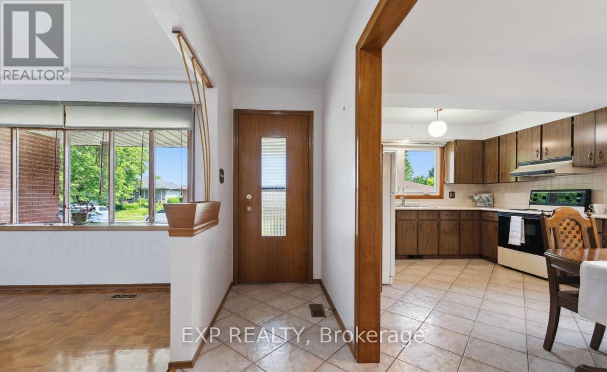 27 Palermo Crescent, Guelph, ON - Indoor Photo Showing Kitchen